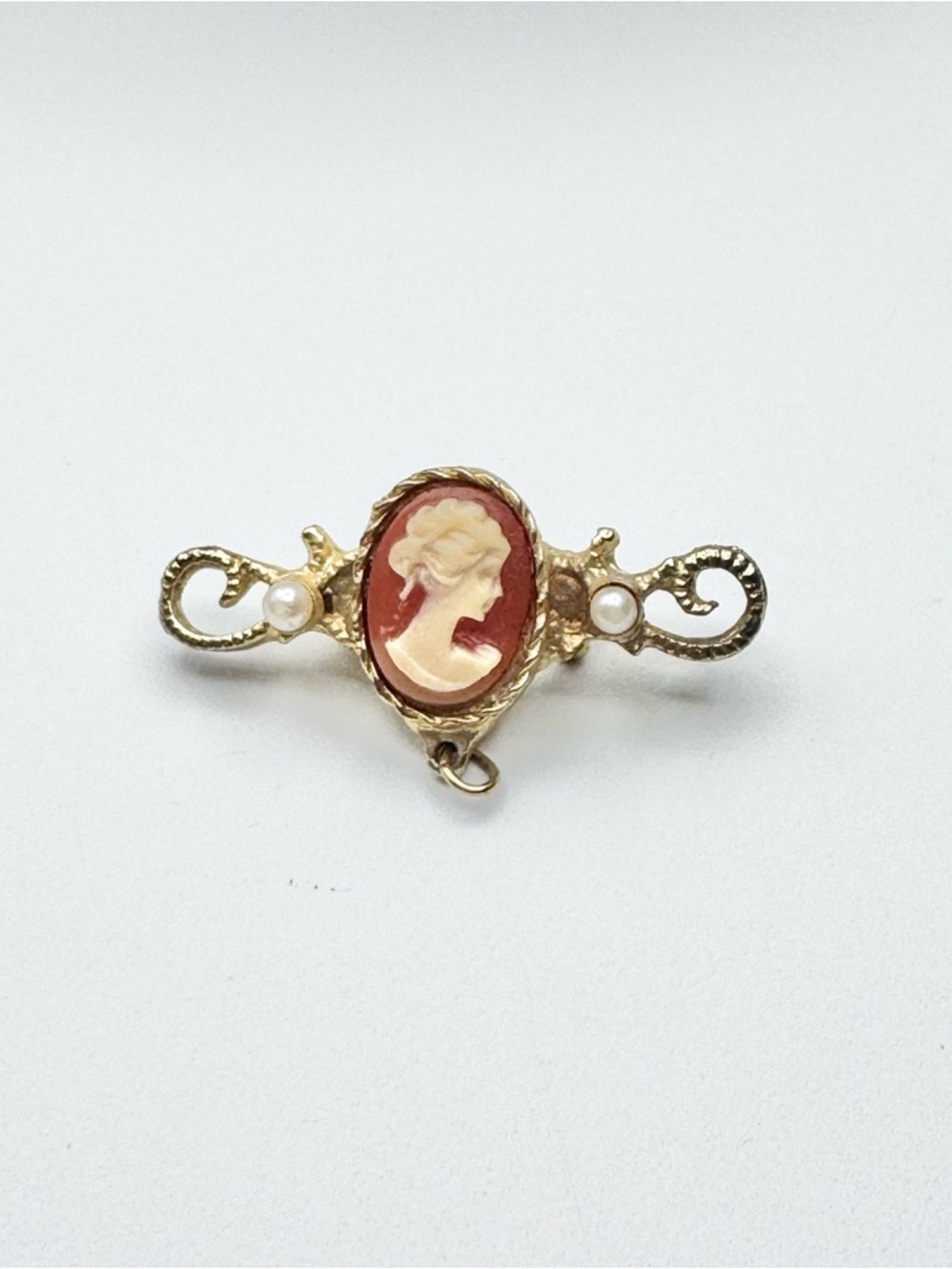 Vintage Victorian Style Cameo Brooch Bar Pin Pearl
